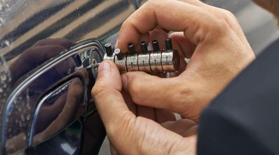 Expert Emergency Roof Repairs services in Casselton, ND